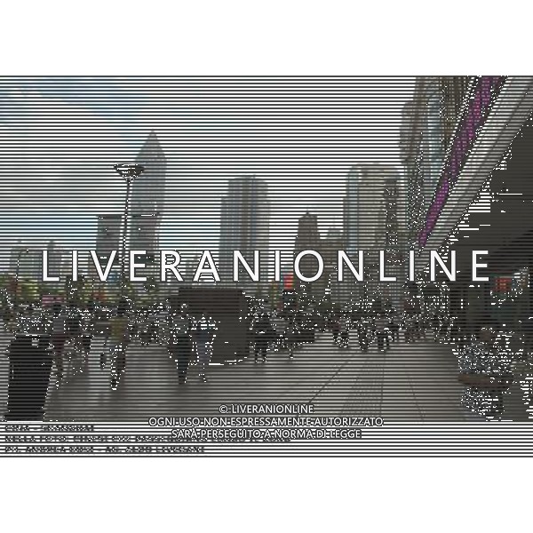 CINA - SHANGHAI 2010 NELLA FOTO: UNA PASSEGGIATA LUNGO IL BUND PH. ANDREA BUSI