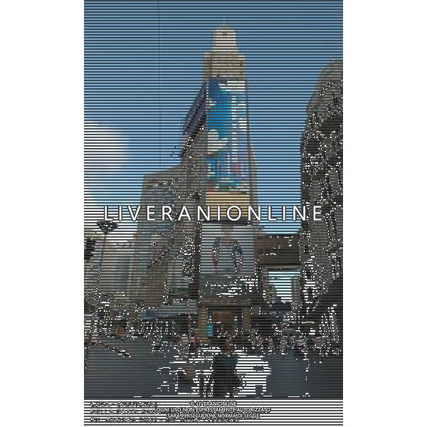 CINA - SHANGHAI 2010 NELLA FOTO: PANORAMICA DEL BUND - UNA DISTESA DI EDIFICI E DI ALBERGHI STORICI CHE COSTEGGIA L\'ANSA DEL FIUME HUANGPU PH. ANDREA BUSI