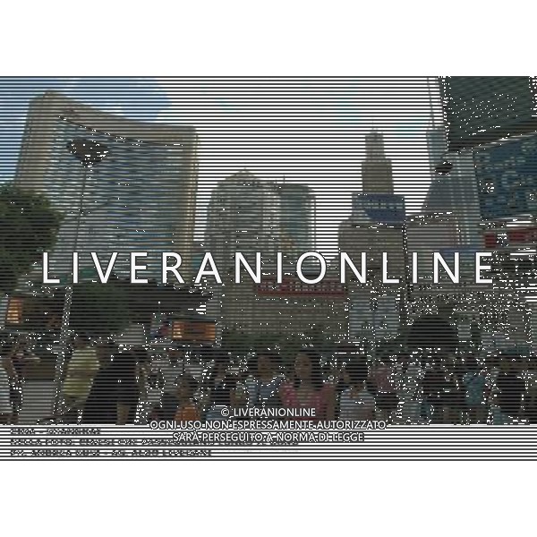 CINA - SHANGHAI 2010 NELLA FOTO: UNA PASSEGGIATA LUNGO IL BUND PH. ANDREA BUSI