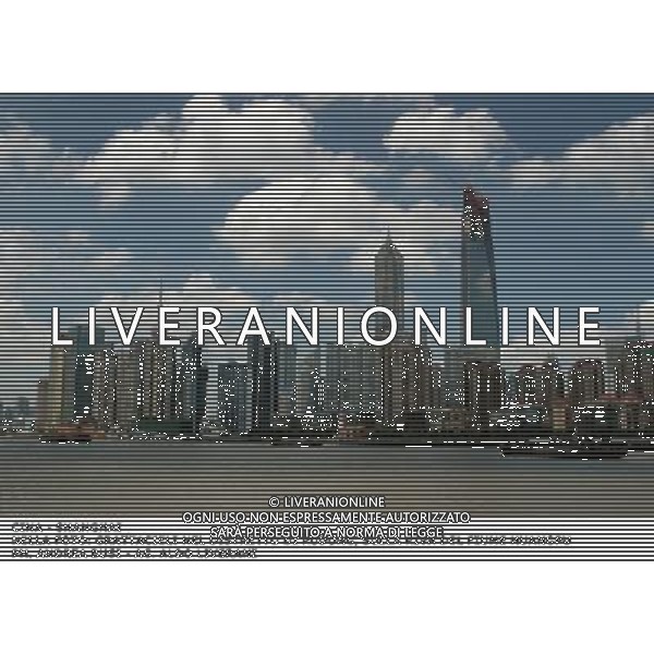 CINA - SHANGHAI 2010 NELLA FOTO: GRATTACIELI NEL DISTRETTO DI PUDONG, SULLA RIVA DEL FIUME HUANGPU DI FRONTE AL BUND DI SHANGAI PH. ANDREA BUSI