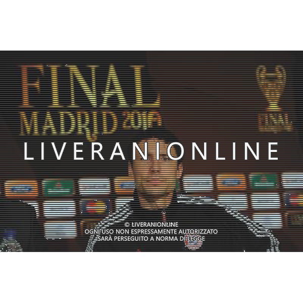 MADRID, SPAIN - MAY 21: In the handout image provided by UEFA, captain Mark van Bommel looks on during the Bayern Munich Press Conference prior to the UEFA Champions League Final match versus Inter Milan at the Estadio Santiago Bernabeu on May 21, 2010 in Madrid, Spain. MADRID, Spagna - 21 maggio: CALCIO SPORT NELLA FOTO il centrocampista Mark van Bommel del Bayern Monacodurante la Conferenza stampa prima della finale di UEFA Champions League contro l\'Inter al Estadio Santiago Madrid ph. UEFA/ALDO LIVERANI ONLY ITALY *** Local Caption *** Mark van Bommel