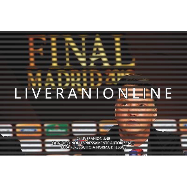 MADRID, SPAIN - MAY 21: In the handout image provided by UEFA, manager Louis van Gaal looks on during the Bayern Munich Press Conference prior to the UEFA Champions League Final match versus Inter Milan at the Estadio Santiago Bernabeu on May 21, 2010 in Madrid, Spain. MADRID, Spagna - 21 maggio: CALCIO SPORT NELLA FOTO L\'allenatore del Bayern Monaco Louis van Gaal durante la Conferenza stampa prima della finale di UEFA Champions League contro l\'Inter al Estadio Santiago Madrid ph. UEFA/ALDO LIVERANI ONLY ITALY *** Local Caption *** Louis van Gaal