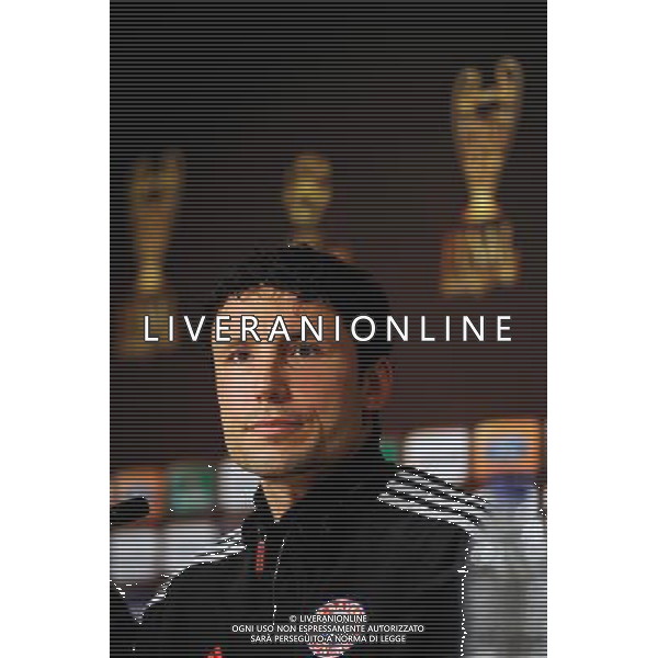 MADRID, SPAIN - MAY 21: In the handout image provided by UEFA, captain Mark van Bommel looks on during the Bayern Munich Press Conference prior to the UEFA Champions League Final match versus Inter Milan at the Estadio Santiago Bernabeu on May 21, 2010 in Madrid, Spain. MADRID, Spagna - 21 maggio: CALCIO SPORT NELLA FOTO il centrocampista Mark van Bommel del Bayern Monacodurante la Conferenza stampa prima della finale di UEFA Champions League contro l\'Inter al Estadio Santiago Madrid ph. UEFA/ALDO LIVERANI ONLY ITALY *** Local Caption *** Mark van Bommel