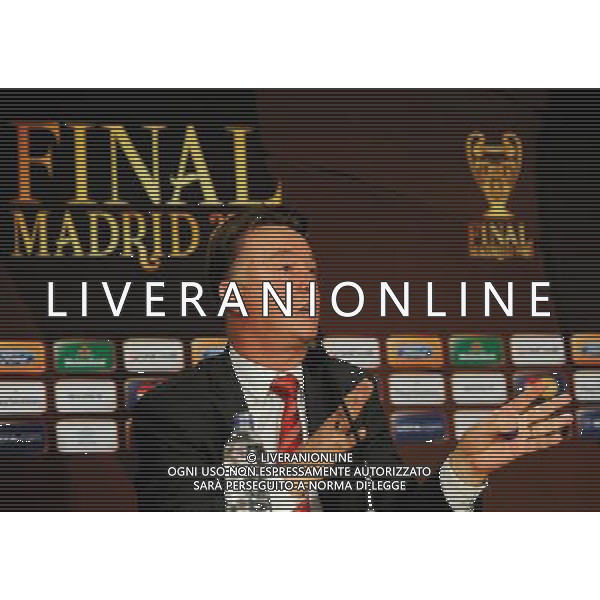MADRID, SPAIN - MAY 21: In the handout image provided by UEFA, manager Louis van Gaal looks on during the Bayern Munich Press Conference prior to the UEFA Champions League Final match versus Inter Milan at the Estadio Santiago Bernabeu on May 21, 2010 in Madrid, Spain. MADRID, Spagna - 21 maggio: CALCIO SPORT NELLA FOTO L\'allenatore del Bayern Monaco Louis van Gaal durante la Conferenza stampa prima della finale di UEFA Champions League contro l\'Inter al Estadio Santiago Madrid ph. UEFA/ALDO LIVERANI ONLY ITALY *** Local Caption *** Louis van Gaal
