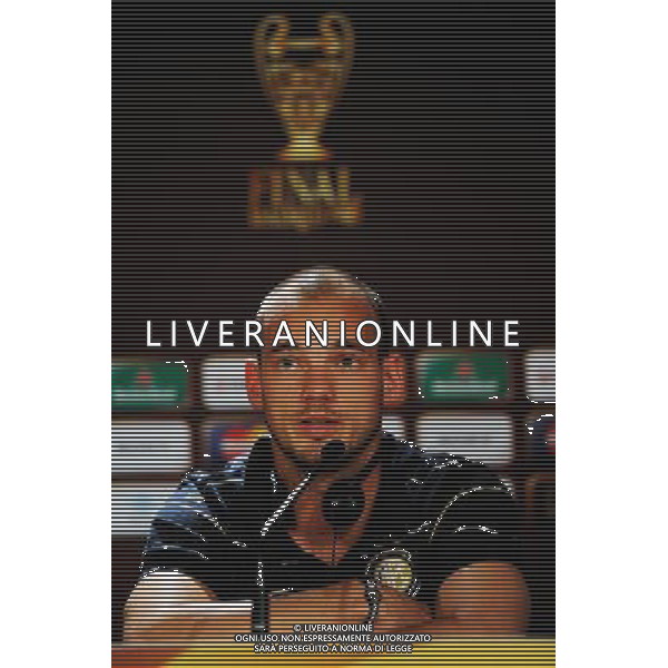 MADRID, SPAIN - MAY 21: In the handout image provided by UEFA, Wesley Sneijder looks on during the Inter Milan Press Conference prior to the UEFA Champions League Final match versus Bayern Munich at the Estadio Santiago Bernabeu on May 21, 2010 in Madrid, Spain. (Photo by UEFA/UEFA) /Agenzia Aldo Liverani Sas - ITALY ONLY - MADRID SPAGNA: CONFERENZA STAMPA INTER IN VISTA DELLA FINALE DI CHAMPIONS LEAGUE DI MADRID CONTRO IL BAYERN MONACO *** Local Caption *** Wesley Sneijder