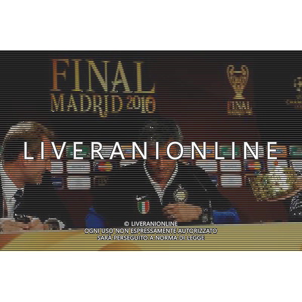 MADRID, SPAIN - MAY 21: In the handout image provided by UEFA, Jose Mourinho is handed a \'crown\' by a journalist during the Inter Milan Press Conference prior to the UEFA Champions League Final match versus Bayern Munich at the Estadio Santiago Bernabeu on May 21, 2010 in Madrid, Spain. (Photo by UEFA/UEFA) /Agenzia Aldo Liverani Sas - ITALY ONLY - MADRID SPAGNA: CONFERENZA STAMPA INTER IN VISTA DELLA FINALE DI CHAMPIONS LEAGUE DI MADRID CONTRO IL BAYERN MONACO *** Local Caption *** Jose Mourinho