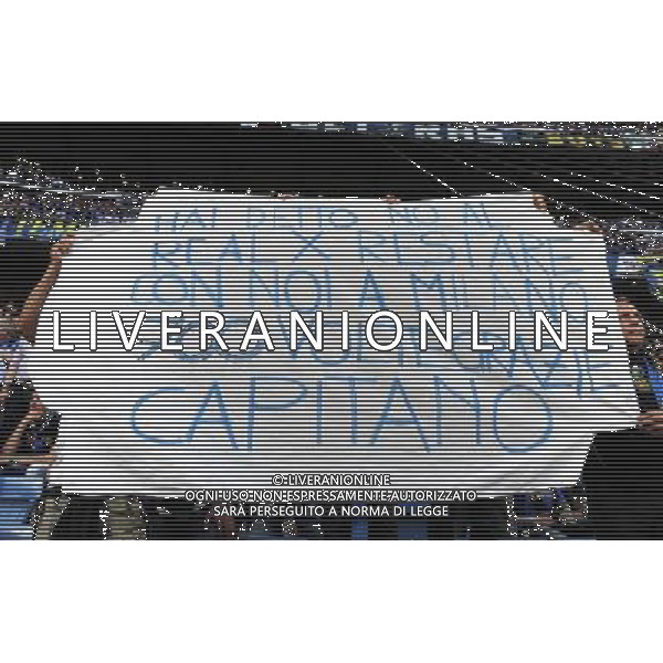 Champions League 2009/2010 Finale Madrid (Santiago Bernabeu) - 22.05.2010 FC Bayern Monaco- FC Inter Nella Foto:STRISCIONE DEI TIFOSI PER ZANETTI /Ph.Vitez-Ag. Aldo Liverani