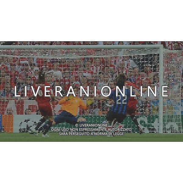 Champions League 2009/2010 Finale Madrid (Santiago Bernabeu) - 22.05.2010 FC Bayern Monaco- FC Inter Nella Foto:il gol di diego MILITO /Ph.Vitez-Ag. Aldo Liverani