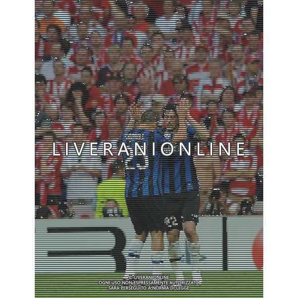 Champions League 2009/2010 Finale Madrid (Santiago Bernabeu) - 22.05.2010 FC Bayern Monaco- FC Inter Nella Foto:ESULTANZA DOPO IL GOL DI DIEGO MILITO CON SAMUEL WALTER /Ph.Vitez-Ag. Aldo Liverani