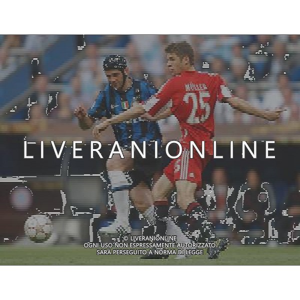 MADRID 22/05/2010 BAYERN MONACO-INTER FINALE DI CHAMPIONS LEAGUE NELLA FOTO Thomas Muller - Cristian Chivu ALTERPHOTOS/Alvaro Hernandez -AG ALDO LIVERANI