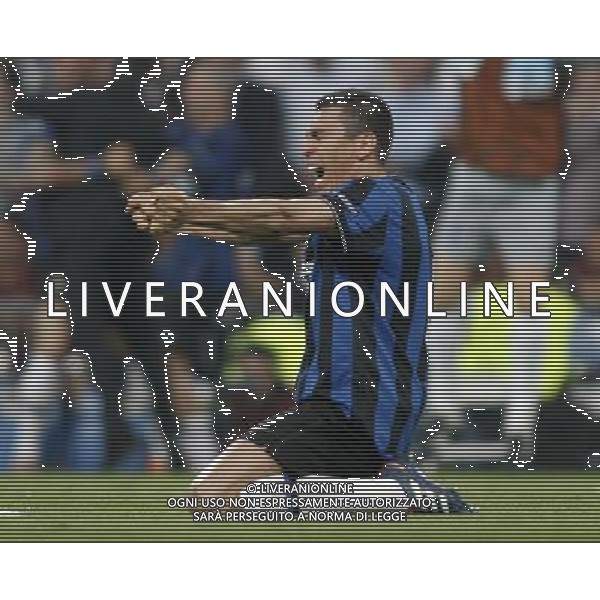 Internazionale Milan\'s Lucio celebrates the victory in the UEFA Champions League final. May 22, 2010. (ALTERPHOTOS/Alvaro Hernandez) /Agenzia Aldo Liverani Sas - ITALY ONLY - Bayern Monaco - FC Inter Finale Champions League 2009/2010 Madrid (Stadio Santiago Bernabeu)