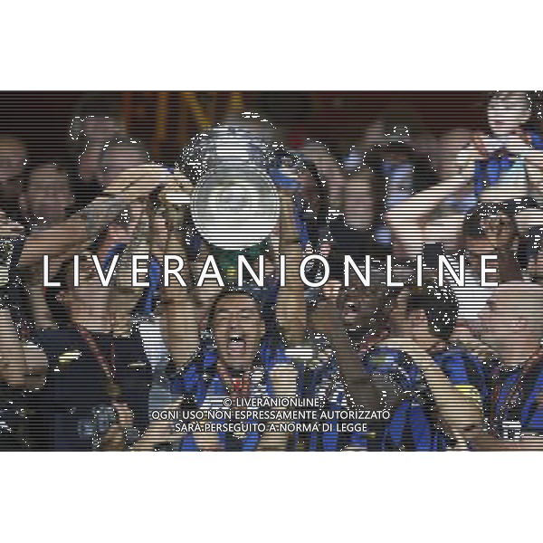 Internazionale Milan\'s players celebrate the victory in the UEFA Champions League final. May 22, 2010. (ALTERPHOTOS/Alvaro Hernandez) /Agenzia Aldo Liverani Sas - ITALY ONLY - Bayern Monaco- FC Inter Finale Champions League 2009/2010 Madrid (Stadio Santiago Bernabeu)
