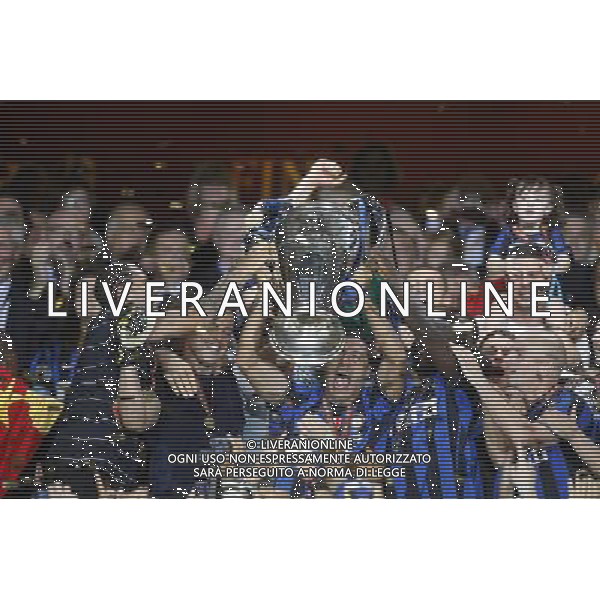 Internazionale Milan\'s players celebrate the victory in the UEFA Champions League final. May 22, 2010. (ALTERPHOTOS/Alvaro Hernandez) /Agenzia Aldo Liverani Sas - ITALY ONLY - Bayern Monaco- FC Inter Finale Champions League 2009/2010 Madrid (Stadio Santiago Bernabeu)