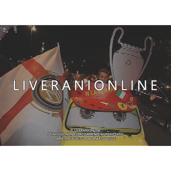 MILANO 22/5/2010 TIFOSI DELL\' INTER FESTEGGIANO IN PIAZZA CASTELLO FOTO ROMANO/AG ALDO LIVERANI