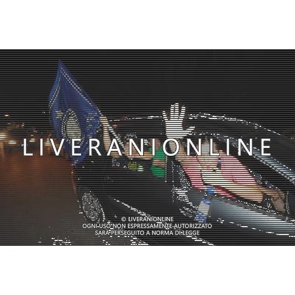 MILANO 22/5/2010 TIFOSI DELL\' INTER FESTEGGIANO IN PIAZZA CASTELLO FOTO ROMANO/AG ALDO LIVERANI