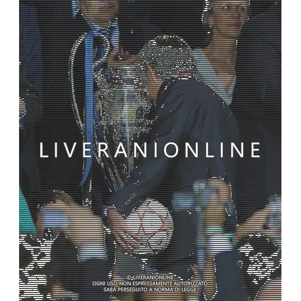 Champions League 2009/2010 Finale Madrid (Santiago Bernabeu) - 22.05.2010 FC Bayern Monaco- FC Inter Nella Foto:MOURINHO COPPA /Ph.Vitez-Ag. Aldo Liverani