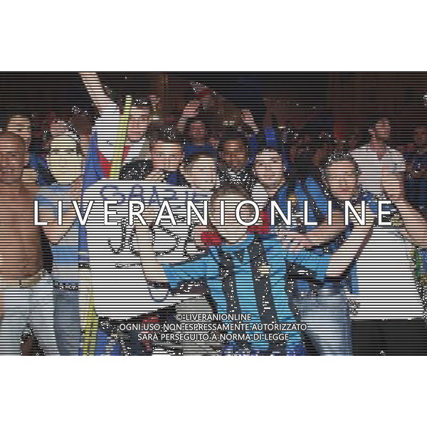 FESTEGGIAMENTI PER LA VITTORIA IN CHAMPIONS LEAGUE DELL\' INTER CALCIO A MADRID CONTRO IL BAYERN MONACO MILANO - PIAZZA DUOMO foto Antonio Sorano - Ag. Aldo Liverani sas