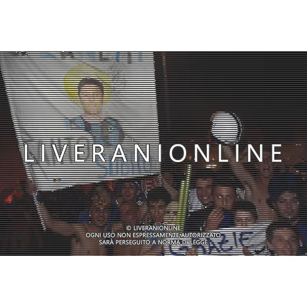 FESTEGGIAMENTI PER LA VITTORIA IN CHAMPIONS LEAGUE DELL\' INTER CALCIO A MADRID CONTRO IL BAYERN MONACO MILANO - PIAZZA DUOMO foto Antonio Sorano - Ag. Aldo Liverani sas