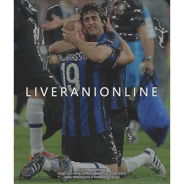 Champions League 2009/2010 Finale Madrid (Santiago Bernabeu) - 22.05.2010 FC Bayern Monaco- FC Inter Nella Foto:MILITO DIEGO-CAMBIASSO ESTEBAN /Ph.Vitez-Ag. Aldo Liverani