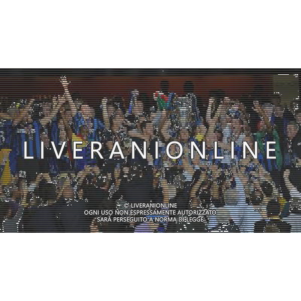 Champions League 2009/2010 Finale Madrid (Santiago Bernabeu) - 22.05.2010 FC Bayern Monaco- FC Inter Nella Foto:ZANETTI JAVIER PREMIAZIONE /Ph.Vitez-Ag. Aldo Liverani