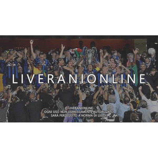 Champions League 2009/2010 Finale Madrid (Santiago Bernabeu) - 22.05.2010 FC Bayern Monaco- FC Inter Nella Foto:ZANETTI JAVIER PREMIAZIONE /Ph.Vitez-Ag. Aldo Liverani