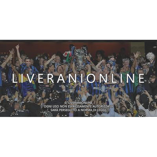 Champions League 2009/2010 Finale Madrid (Santiago Bernabeu) - 22.05.2010 FC Bayern Monaco- FC Inter Nella Foto:ZANETTI JAVIER PREMIAZIONE /Ph.Vitez-Ag. Aldo Liverani