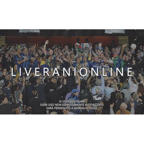 Champions League 2009/2010 Finale Madrid (Santiago Bernabeu) - 22.05.2010 FC Bayern Monaco- FC Inter Nella Foto:ZANETTI JAVIER PREMIAZIONE /Ph.Vitez-Ag. Aldo Liverani