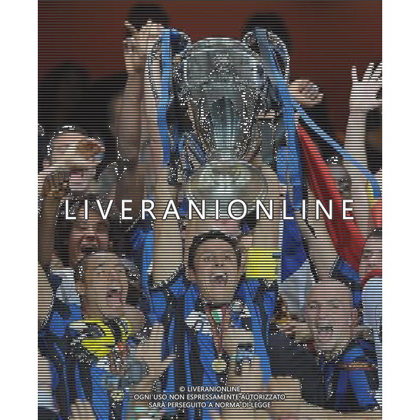 Champions League 2009/2010 Finale Madrid (Santiago Bernabeu) - 22.05.2010 FC Bayern Monaco- FC Inter Nella Foto:ZANETTI JAVIER PREMIAZIONE /Ph.Vitez-Ag. Aldo Liverani