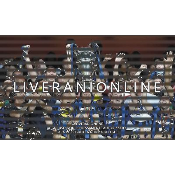 Champions League 2009/2010 Finale Madrid (Santiago Bernabeu) - 22.05.2010 FC Bayern Monaco- FC Inter Nella Foto:ZANETTI JAVIER PREMIAZIONE /Ph.Vitez-Ag. Aldo Liverani