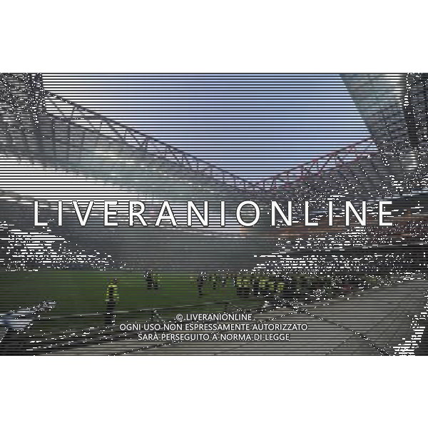 MILANO STADIO MEAZZA SI SANSIRO 23/05/2010 FESTEGGIAMENTI DEI GIOCATORI DELL\' INTER CON I TIFOSI PER LA CONQUISTA DELLA COPPA DELLA CHAMPIONS LEAGUE DOPO IL RIENTRO DA MADRID NELLA FOTO VEDUTA PANORAMICA DELLO STADIO ©ROMANO/AGENZIA ALDO LIVERANI SAS