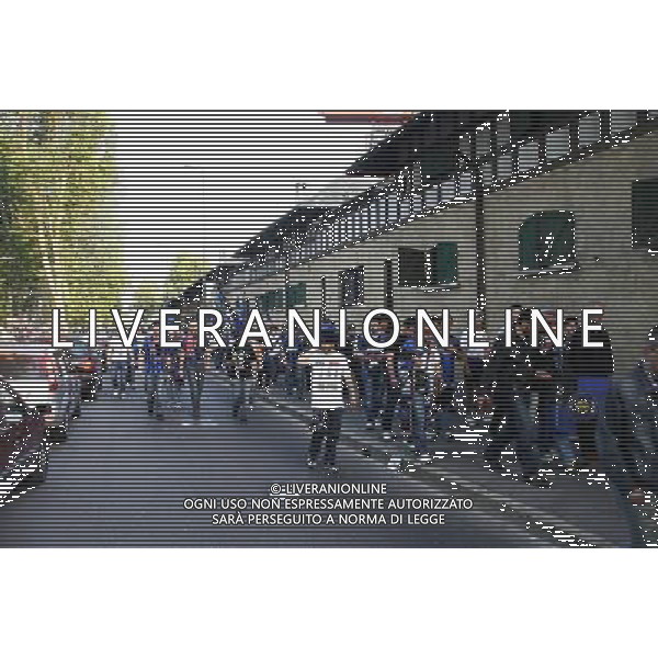 RITORNO A CASA DEI TIFOSI DELL\'INTER CALCIO DOPO LA FESTA ALLO STADIO MEAZZA DI SANSIRO A MILANO PER LA VINCITA DELLA CHAMPIONS LEAGUE CONTRO IL BAYERN MONACO A MADRID foto Antonio Sorano - Ag. Aldo Liverani sas