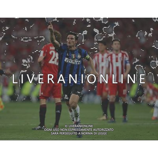 firo CALCIO SPORT Fu§ball Fussball 22.05.2010 Champions League Finale BAYERN MONACO INTER FC Bayern MŸnchen - Inter Mailand, 0:2 Champions League Sieger Inter Mailand nella foto Javier Zanetti ph:firosportfoto/ALDO LIVERANI ITALY ONLY