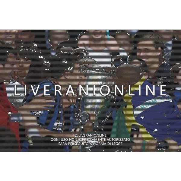 firo CALCIO SPORT Fu§ball Fussball 22.05.2010 Champions League Finale BAYERN MONACO INTER FC Bayern MŸnchen - Inter Mailand, 0:2 Champions League Sieger Inter Mailand nella foto lucio e maicon ph:firosportfoto/ALDO LIVERANI ITALY ONLY
