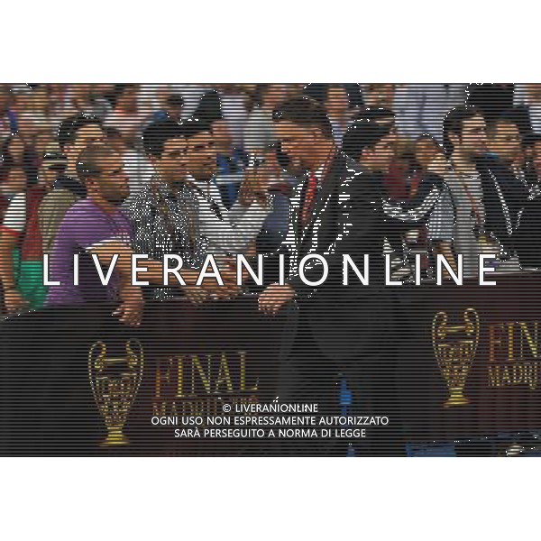 firo CALCIO SPORT Fu§ball Fussball 22.05.2010 Champions League Finale BAYERN MONACO INTER FC Bayern MŸnchen - Inter Mailand, 0:2 Champions League Sieger Inter Mailand nella foto delusione Louis van Gaal ph:firosportfoto/ALDO LIVERANI ITALY ONLY