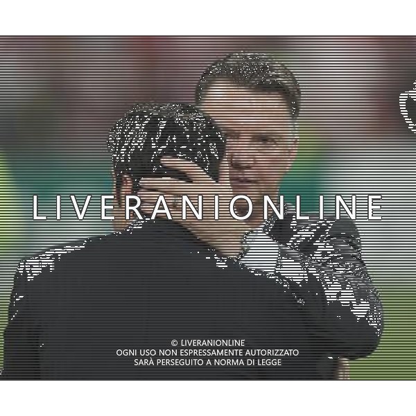 firo CALCIO SPORT Fu§ball Fussball 22.05.2010 Champions League Finale BAYERN MONACO INTER FC Bayern MŸnchen - Inter Mailand, 0:2 Champions League Sieger Inter Mailand nella foto Luis Figo - Louis van gaal ph:firosportfoto/ALDO LIVERANI ITALY ONLY