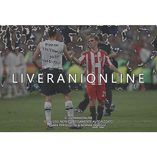 firo CALCIO SPORT Fu§ball Fussball 22.05.2010 Champions League Finale BAYERN MONACO INTER FC Bayern MŸnchen - Inter Mailand, 0:2 Champions League Sieger Inter Mailand nella foto Lucio - Philipp Lahm ph:firosportfoto/ALDO LIVERANI ITALY ONLY