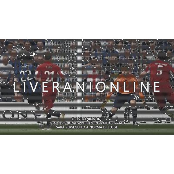 firo CALCIO SPORT Fu§ball Fussball 22.05.2010 Champions League Finale BAYERN MONACO INTER FC Bayern MŸnchen - Inter Mailand, 0:2 Champions League Sieger Inter Mailand nella foto il secondo gol di milito ph:firosportfoto/ALDO LIVERANI ITALY ONLY