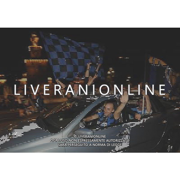 MILANO 22/5/2010 TIFOSI DELL\' INTER FESTEGGIANO IN PIAZZA CASTELLO FOTO ROMANO/AG ALDO LIVERANI