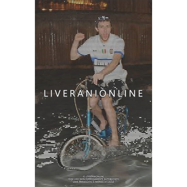 MILANO 22/5/2010 TIFOSI DELL\' INTER FESTEGGIANO IN PIAZZA CASTELLO FOTO ROMANO/AG ALDO LIVERANI