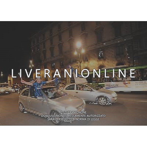 MILANO 22/5/2010 TIFOSI DELL\' INTER FESTEGGIANO IN PIAZZA CASTELLO FOTO ROMANO/AG ALDO LIVERANI