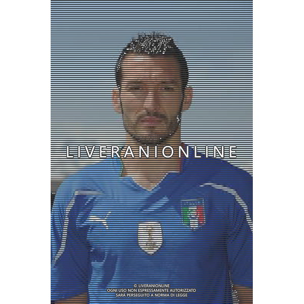 SESTRIERE ( TO) PRIMI PIANI NAZIONALE ITALIANA CALCIO. MONDIALI SUD AFRICA 2010 COPPA DEL MONDO NELLA FOTO: GIANLUCA ZAMBROTTA © UFFICIO STAMPA FIGC - AG. ALDO LIVERANI SAS