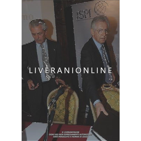 MILANO 27/5/2010 PALAZZO CLERICI VIA CLERICI, 5 TAVOLA ROTONDA \'DOPO LA GRECIA: L\' EUROPA ED IL GOVERNO DELLE CRISI\' NELLA FOTO MARIO MONTI E MARCO TRONCHETTI PROVERA FOTO ROMANO/AG ALDO LIVERANI