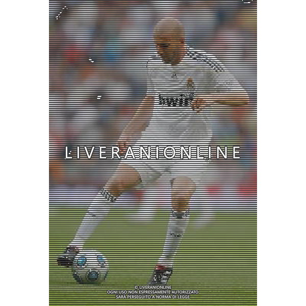 Real Madrid\'s Zinedine Zidane during corazon classic friendly veterans match. May 30, 2010. Photo: Alvaro / Alter / ALFAQUI ©AG . ALDO LIVERANI SAS ONLY ITALY