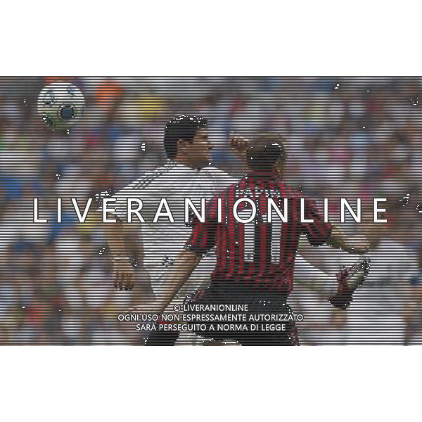 Madrid (30/05/10).- Estadio Santiago Bernabeu. Corazon Classic Match 2010 Real Madrid Veteranos 4- Milan Glorie 3 Jean Pierre Papin y Roberto Rojas. Photo: Alex Cid-Fuentes/ ALFAQUI ©AG . ALDO LIVERANI SAS ONLY ITALY