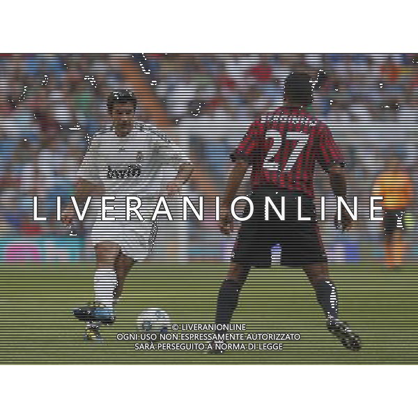 Madrid (30/05/10).- Estadio Santiago Bernabeu. Corazon Classic Match 2010 Real Madrid Veteranos 4- Milan Glorie 3 Luis Figo y Serginho. Photo: Alex Cid-Fuentes/ ALFAQUI ©AG . ALDO LIVERANI SAS ONLY ITALY