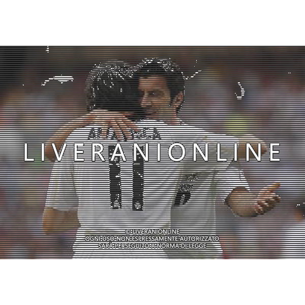 Madrid (30/05/10).- Estadio Santiago Bernabeu. Corazon Classic Match 2010 Real Madrid Veteranos 4- Milan Glorie 3 Luis Figo y Jose Emilio Amavisca. Photo: Alex Cid-Fuentes/ ALFAQUI ©AG . ALDO LIVERANI SAS ONLY ITALY