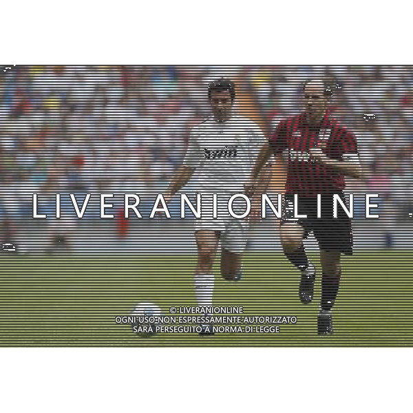Madrid (30/05/10).- Estadio Santiago Bernabeu. Corazon Classic Match 2010 Real Madrid Veteranos 4- Milan Glorie 3 Luis Figo y Franco Baresi. Photo: Alex Cid-Fuentes/ ALFAQUI ©AG . ALDO LIVERANI SAS ONLY ITALY
