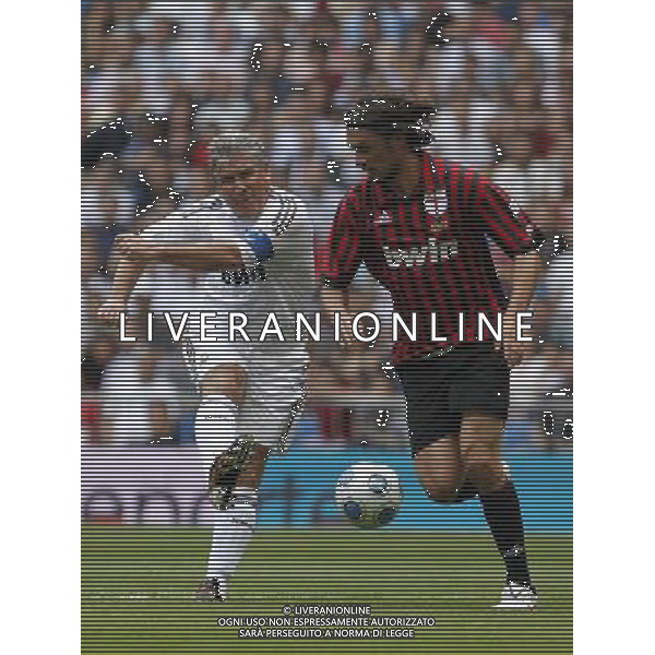 Madrid (30/05/10).- Estadio Santiago Bernabeu. Corazon Classic Match 2010 Real Madrid Veteranos 4- Milan Glorie 3 Carlos Alonso Santillana y Paolo Maldini. Photo: Alex Cid-Fuentes/ ALFAQUI ©AG . ALDO LIVERANI SAS ONLY ITALY