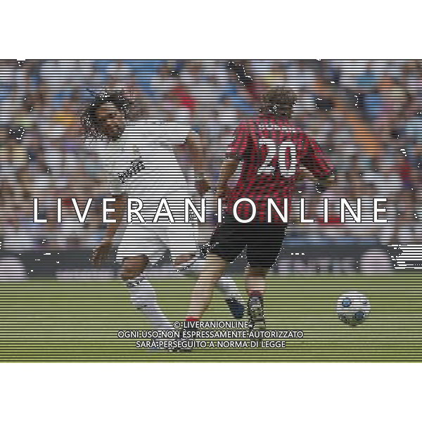 Madrid (30/05/10).- Estadio Santiago Bernabeu. Corazon Classic Match 2010 Real Madrid Veteranos 4- Milan Glorie 3 Christian Karembeu y Zvonimir Boban. Photo: Alex Cid-Fuentes/ ALFAQUI ©AG . ALDO LIVERANI SAS ONLY ITALY