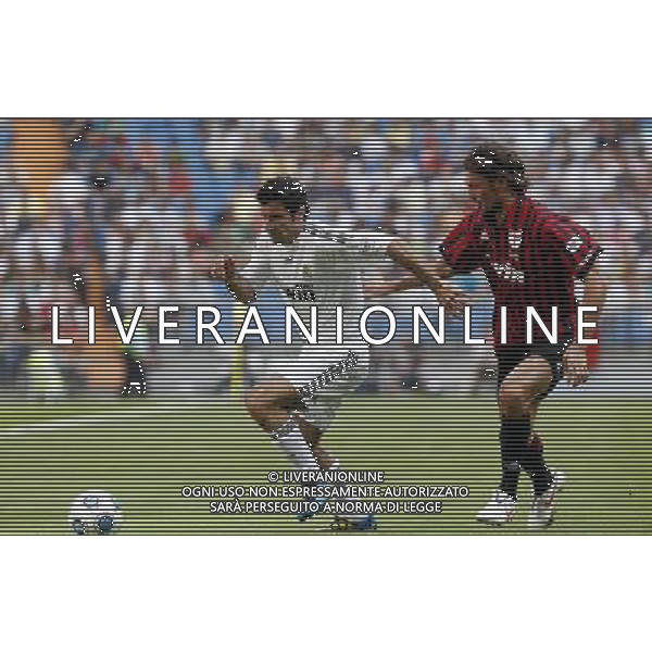 Madrid (30/05/10).- Estadio Santiago Bernabeu. Corazon Classic Match 2010 Real Madrid Veteranos 4- Milan Glorie 3 Luis Figo y Paolo Maldini. Photo: Alex Cid-Fuentes/ ALFAQUI ©AG . ALDO LIVERANI SAS ONLY ITALY